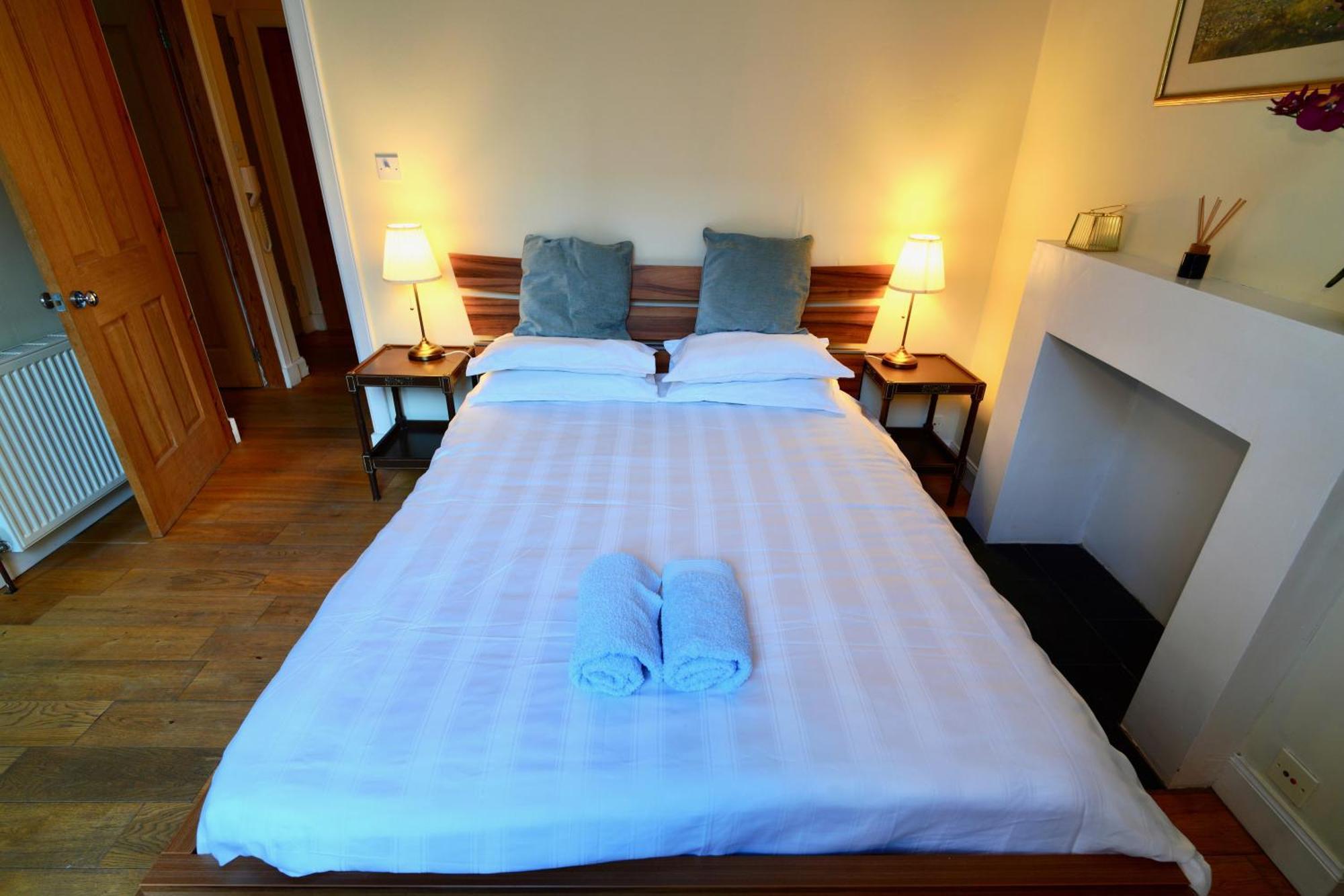 Spacious 2 Bed Apt Next To Royal Mile & Waverley Edinburgh Bagian luar foto