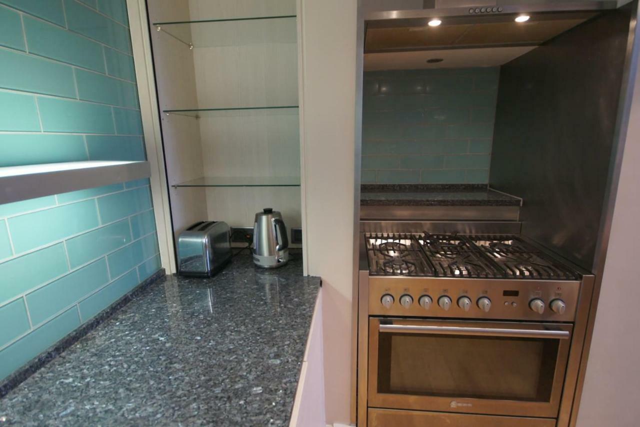 Spacious 2 Bed Apt Next To Royal Mile & Waverley Edinburgh Bagian luar foto