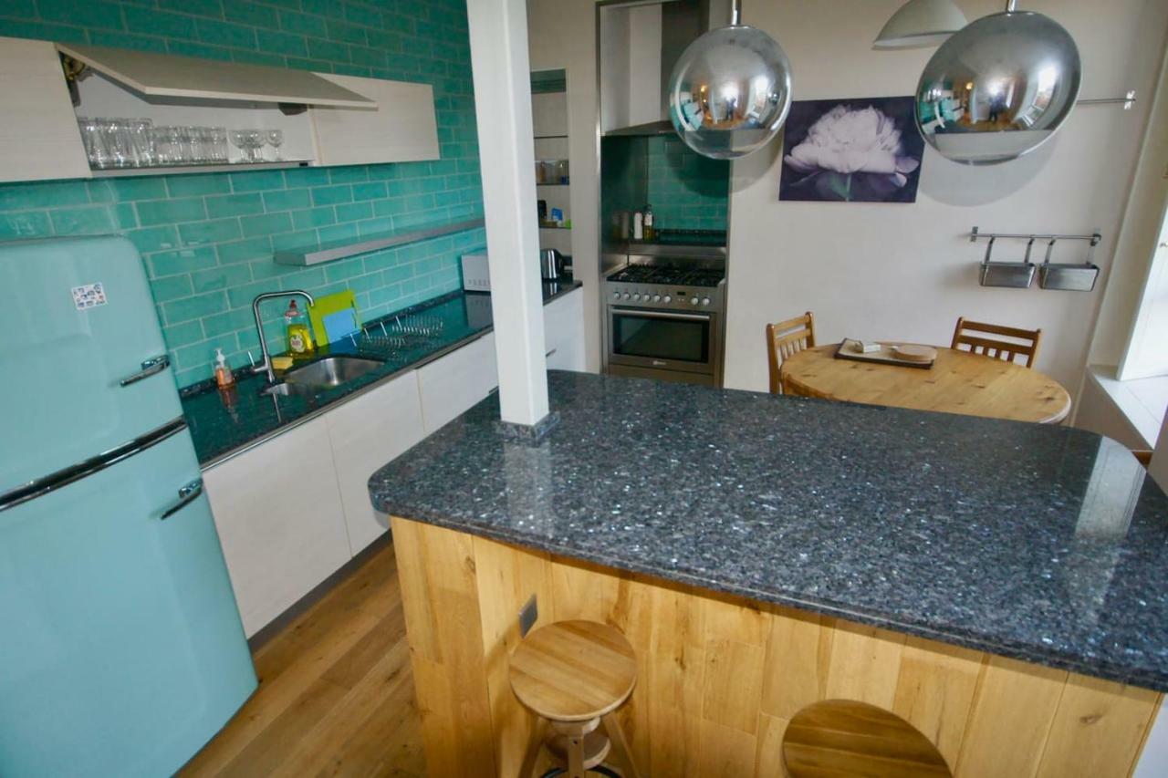 Spacious 2 Bed Apt Next To Royal Mile & Waverley Edinburgh Bagian luar foto