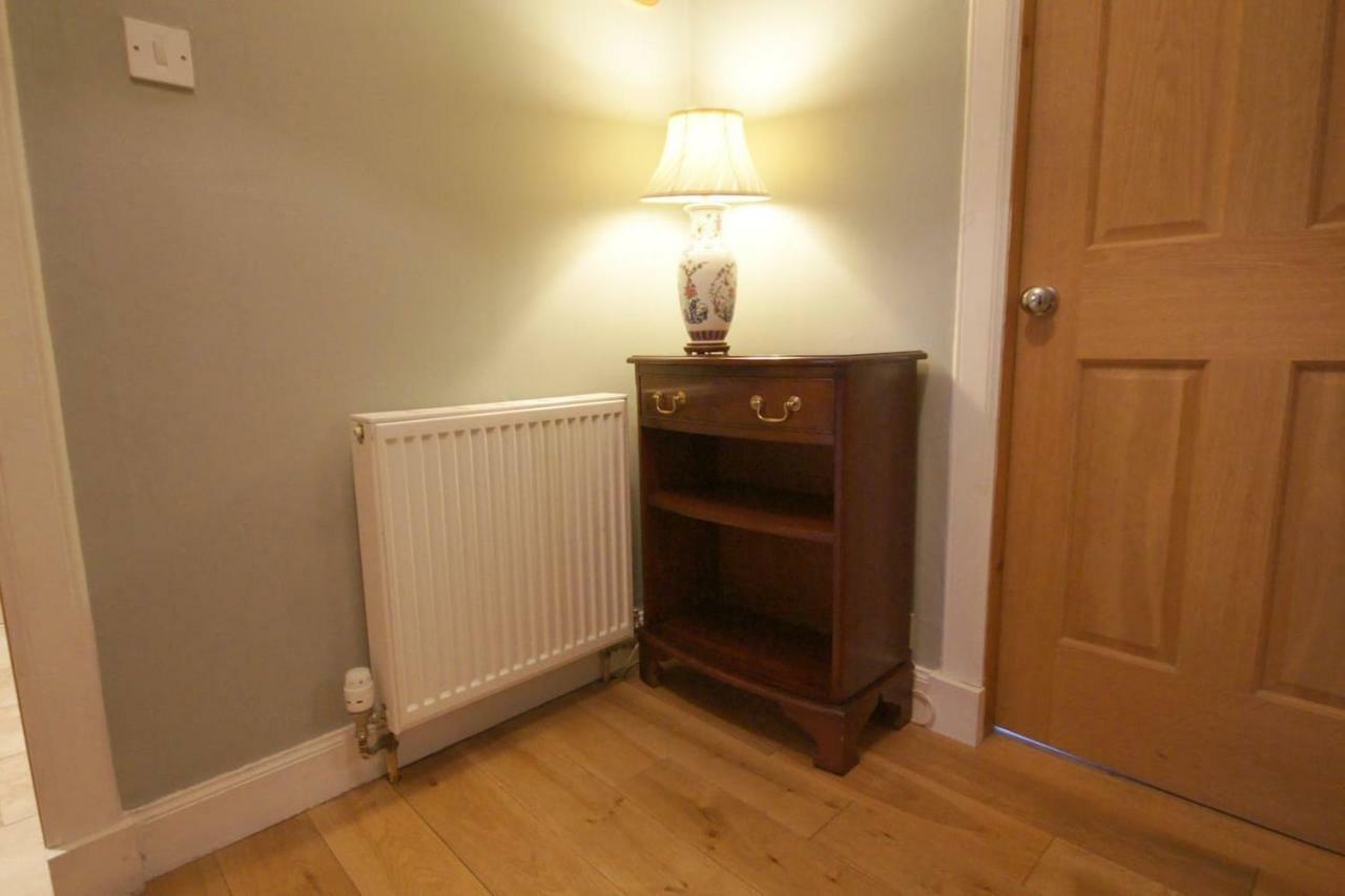 Spacious 2 Bed Apt Next To Royal Mile & Waverley Edinburgh Bagian luar foto